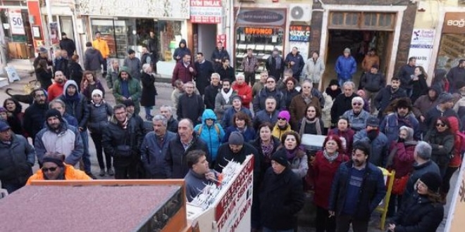 Açığa alınan öğretmen için imza kampanyası