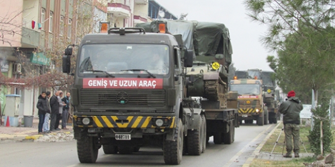 Sınır birliklerine askeri sevkiyat yapıldı