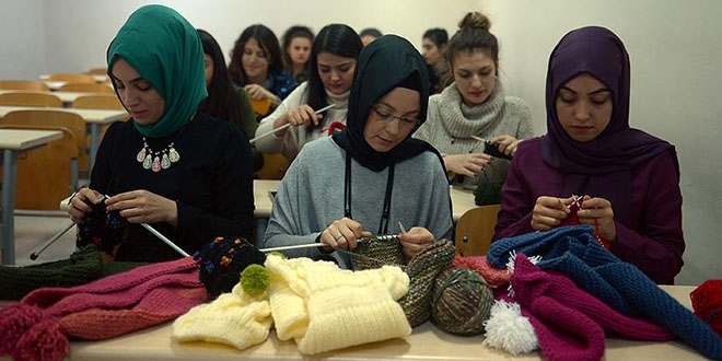Üniversite öğrencilerinden 'İlmek İlmek Mutluluk' projesi