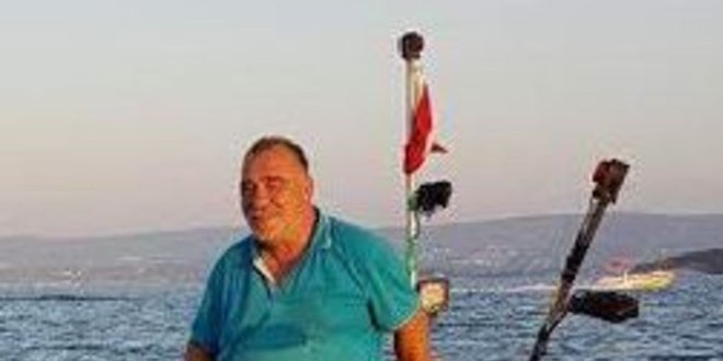 İzmir'de sahil güvenlik botu tekneyle çarpıştı