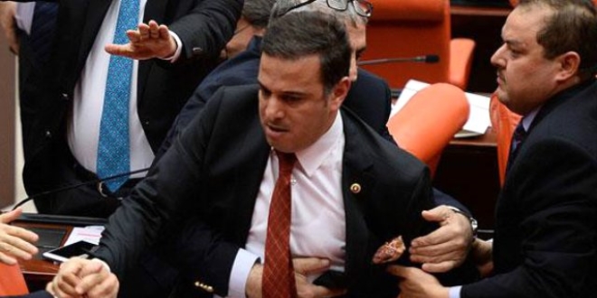 AK Partili Yılmaztekin: Komisyonda yaşananlara yasal işlemler başlatacağız