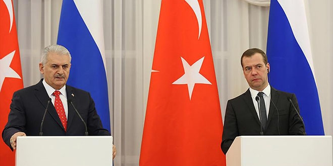 Başbakan Yıldırım'dan Medvedev'e başsağlığı telefonu