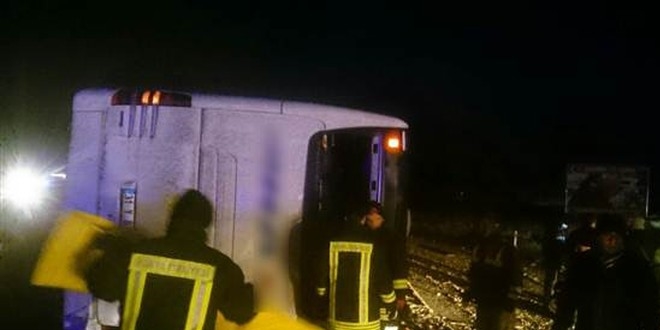 Tokat'ta kamyonet ile otobüs çarpıştı: 1 ölü, 3 yaralı