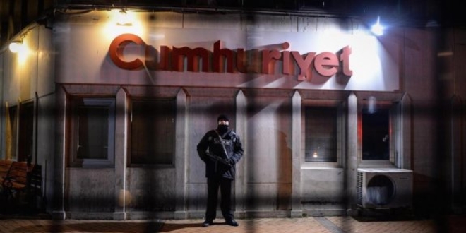 Cumhuriyet çalışanının tutuklanma gerekçesi 'hakaret'