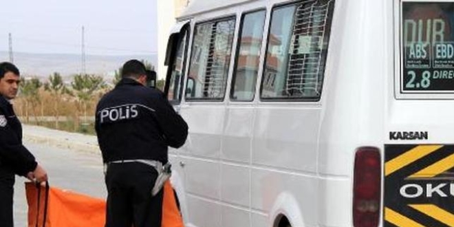 Okul servisinin altında kalan çocuk hayatını kaybetti