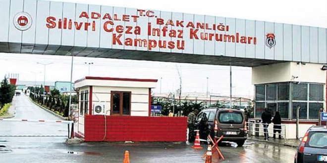 'Ekmek arasında getirilen testere vasıtasıyla kaçtık'