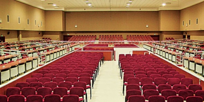FETÖ'cülerin yaptırdığı duruşma salonunda FETÖ'cüler yargılandı