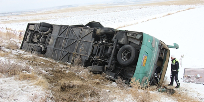 Yozgat'ta tur otobüsü devrildi: 6 yaralı