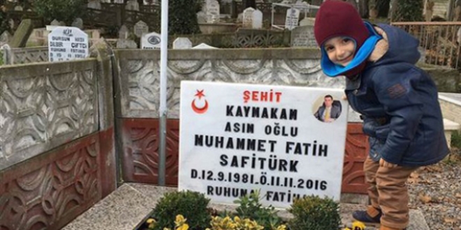 Şehit kaymakamın eşinin paylaşımı yürek burktu