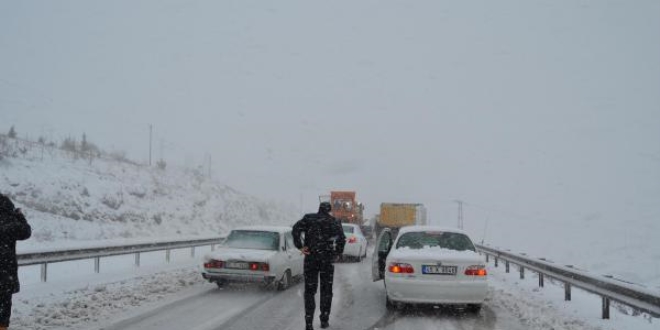 İzmir-Manisa karayolu ulaşıma açıldı