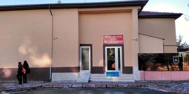 Niğde'de eski askeri gazino mahkemeye dönüştürüldü