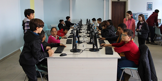 Balıkesir'de 40 öğrenci mentör ve kodlama eğitimi alıyor