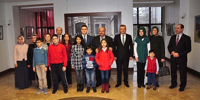 Çorum'da 9 şehit çocuğuna bilgisayar hediye edildi