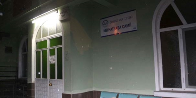 Eski milli eğitim müdürü cami tuvaletinde ölü bulundu