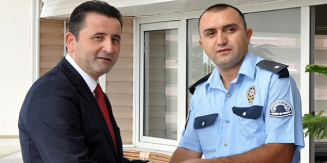 İl Emniyet Müdürü Onar'dan, emniyet personeline altın