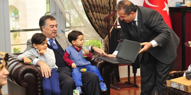 Şehit çocuklarına bilgisayar hediyesi