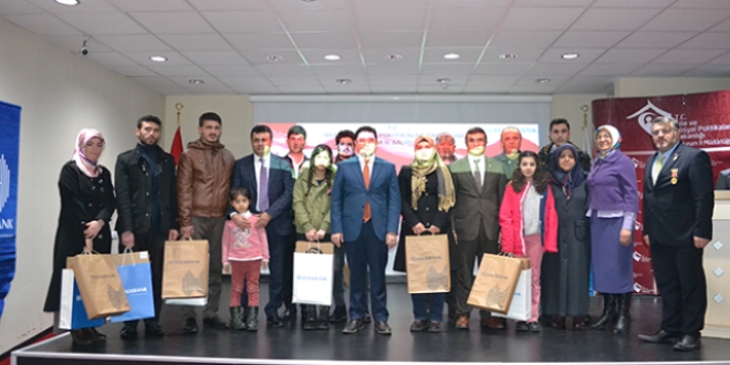 Erzurum'da 11 şehit çocuğuna dizüstü bilgisayar verildi