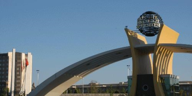 Üniversite öğrencileri 30 dilde 'teröre hayır' dedi