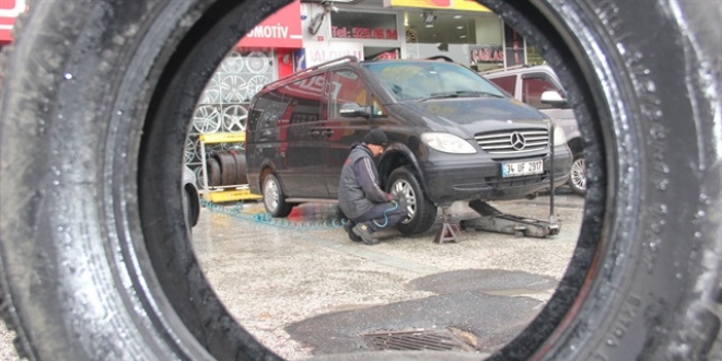 Zorunlu kış lastiğinde zamlı tarife yarın başlıyor