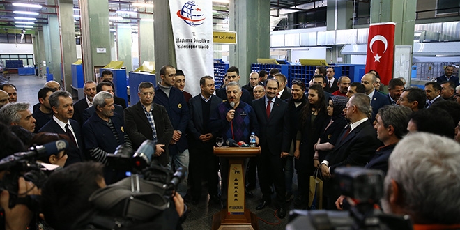 Bakan Arslan, PTT çalışanlarının yeni yılını kutladı