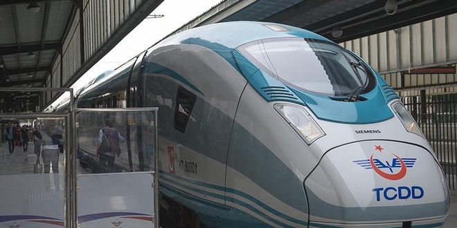 İzmir'de raylı sistemde 193 milyon yolcu taşındı