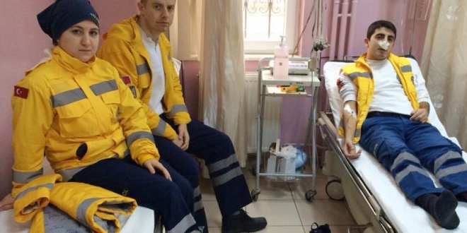 112 Acil ekibine saldıran 2 kişi gözaltına alındı
