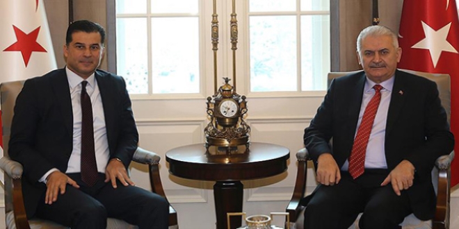Başbakan Yıldırım, KKTC Başbakanı ile bir araya geldi