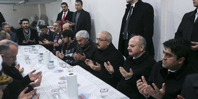Bakanı Elvan'dan taziye ziyareti