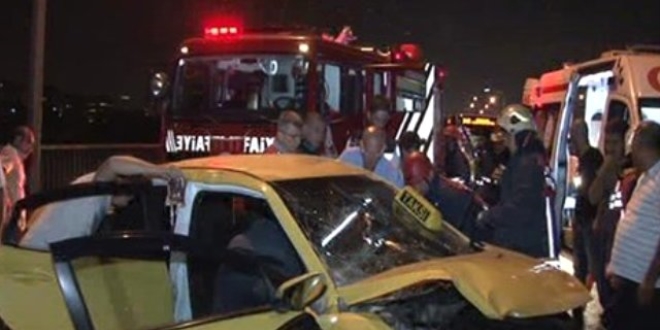 Denizli'de trafik kazas: 3 l, 1 yaral