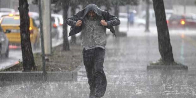 Meteoroloji'den 3 il için fırtına ve sağanak uyarısı
