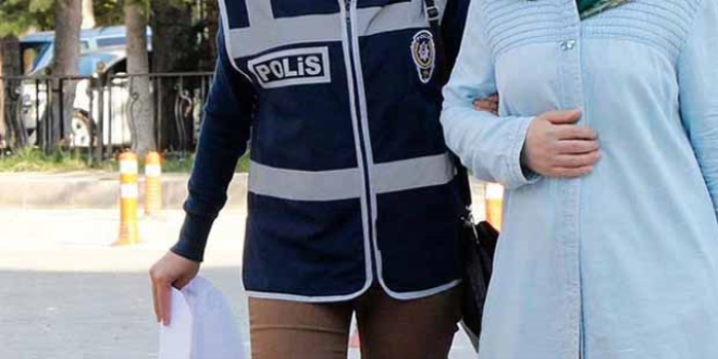 İzmir'de FETÖ operasyonu: 6 kadın gözaltına alındı