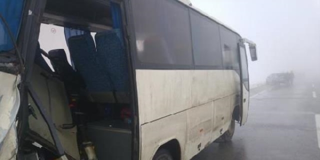 Edirne'de zincirleme kaza: 4'ü öğrenci 5 kişi yaralı