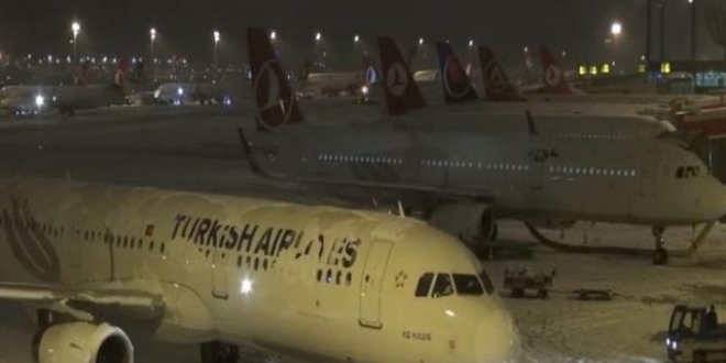 Atatürk Havalimanı uçuşlara kapatıldı