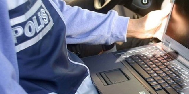 Polise internet abonelerinin kimliğine erişim yetkisi