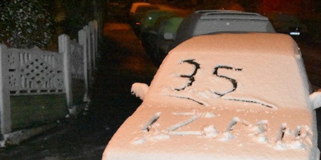 İki gündür yağmurun etkili olduğu İzmir'de kar yağışı başladı
