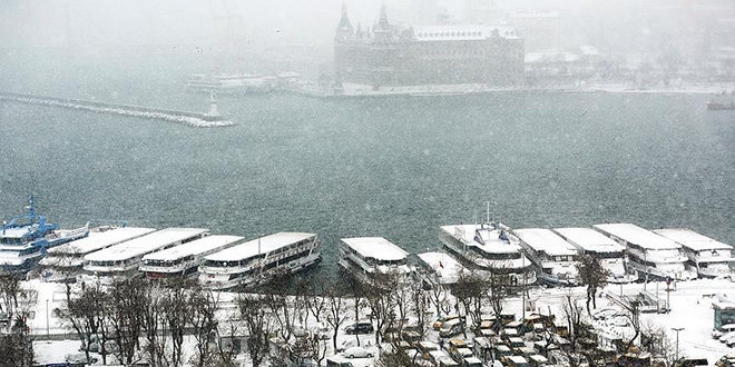 İstanbul'da kar etkisini artırdı