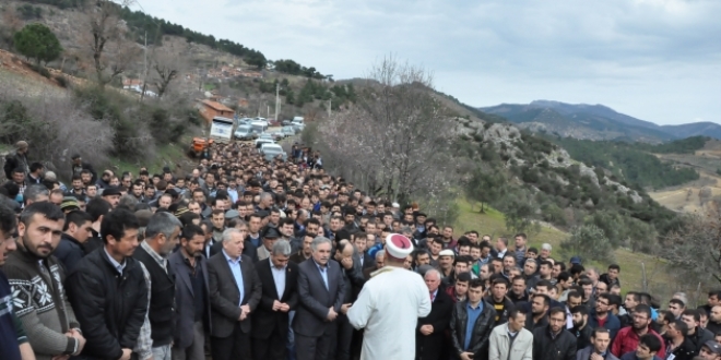 Hayatını kaybeden madenci toprağa verildi