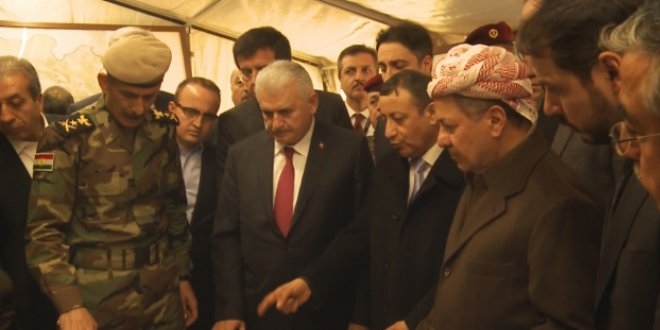 Başbakan, Erbil'deki Peşmerge cephesini ziyaret etti