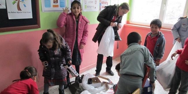 Van'da öğrencileri 'ısıtan yardım'