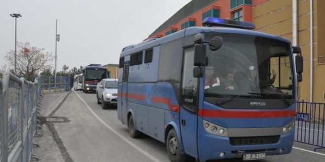 Denizli'de FETÖ davasında ara karardan 1 tahliye çıktı