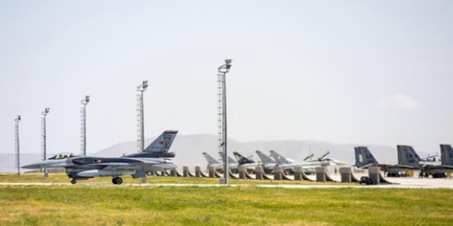 3'üncü Ana Jet Üs Komutanlığına FETÖ operasyonu