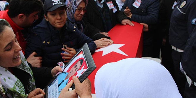 Şehit polis doğum gününde son yolculuğuna uğurlandı