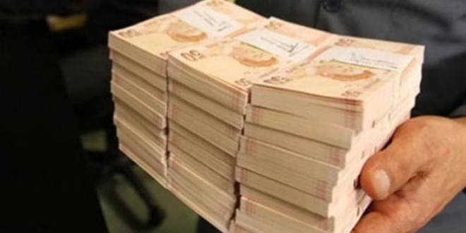 Hazine 844,9 milyon lira borçlandı