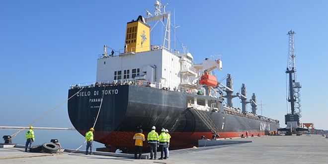 Karasu Liman'ndan ilk ihracat gerekletirildi