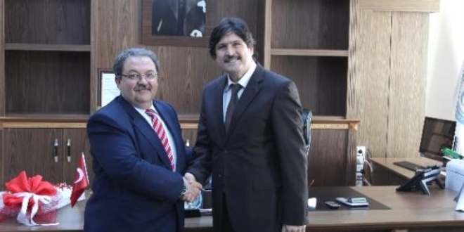 Bitlis Eren Üniversitesi'nde devir teslim