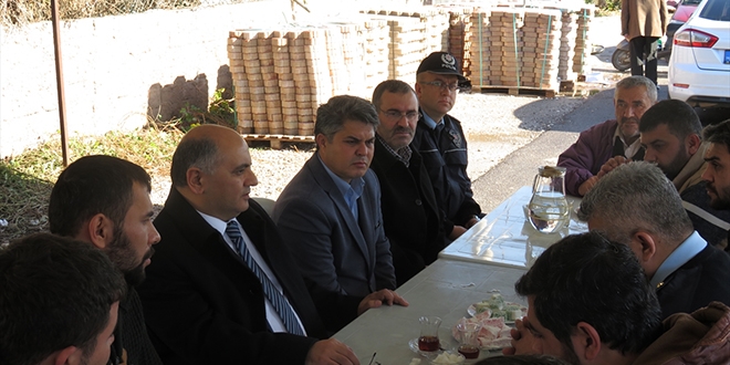 Kaymakam, yanlış operasyonda vefat yaşanan eve taziyeye gitti