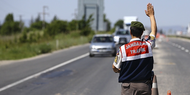 Kayıp kız, sahte kimlik ve uyuşturucuyla yakalandı