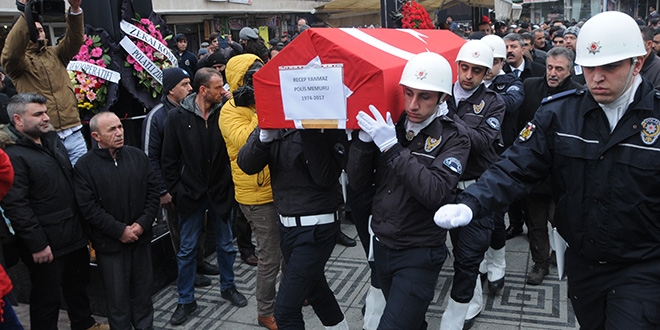 Kazada hayatını kaybeden polis memuru toprağa verildi
