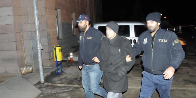Yozgat'ta gözaltına alınan 2 öğretmen tutuklandı