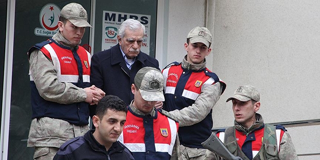 Ahmet Türk, sağlık raporu için hastaneye götürüldü